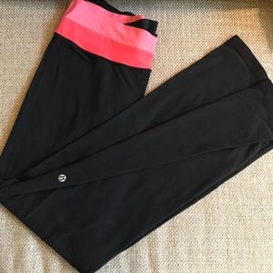 Lululemon yoga pants (size 8/10).